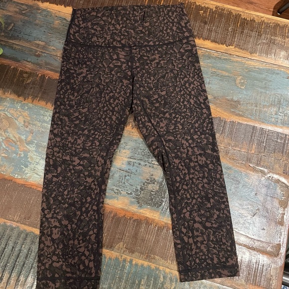 LULULEMON High-Rise Wunder Under 21" Crop - Luxtreme NWOT - Picture 2 of 16
